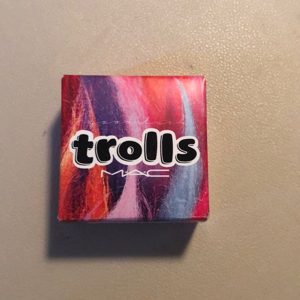 MAC Trolls Black Tied velvet eyeshadow